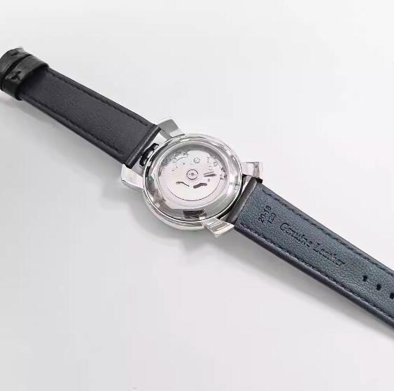 Cartoon mechanical watch new stainless steel case with mineral glass surface equipped with Japanese NH35 movement