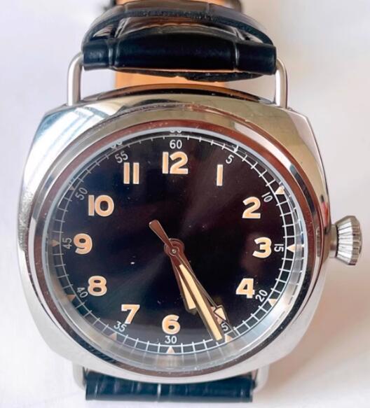 Men's mechanical watch paired with NH35 movement sapphire glass stainless steel case green glow