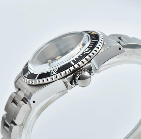 Mechanical watch 39.5mm stainless steel retro case+steel strip green glow camouflage dial with NH35 movement