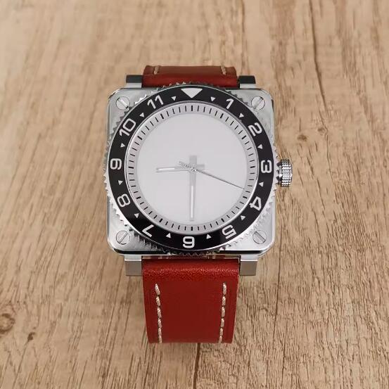 The new men's mechanical watch features a minimalist square and genuine leather strap with a Japanese NH35 movement