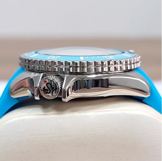New 41.5mm mechanical watch features a blue inlaid dial with a 3.8 position Japanese NH35 movement