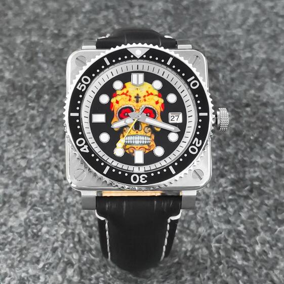 Men's mechanical watch with fashionable square case and leather strap equipped with Japanese NH35 movement