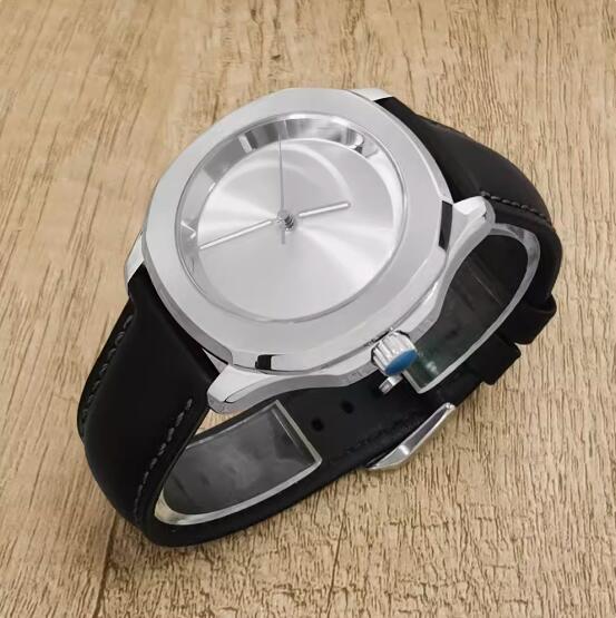 New men's 40mm mechanical watch with no scale sun pattern dial paired with Japanese NH35 movement