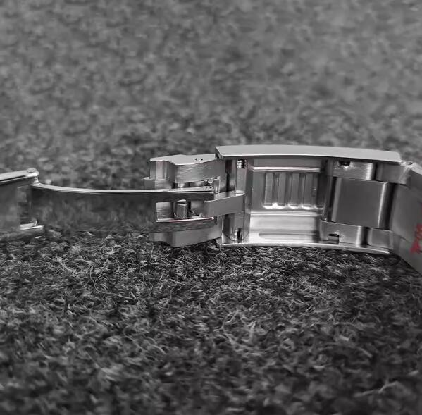 Men's mechanical watch with 40mm crystal ring and stainless steel case with sun pattern dial equipped with NH35 movement