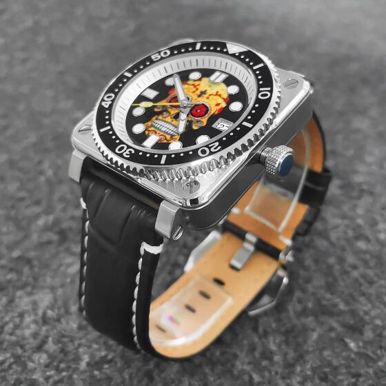 Men's mechanical watch with fashionable square case and leather strap equipped with Japanese NH35 movement