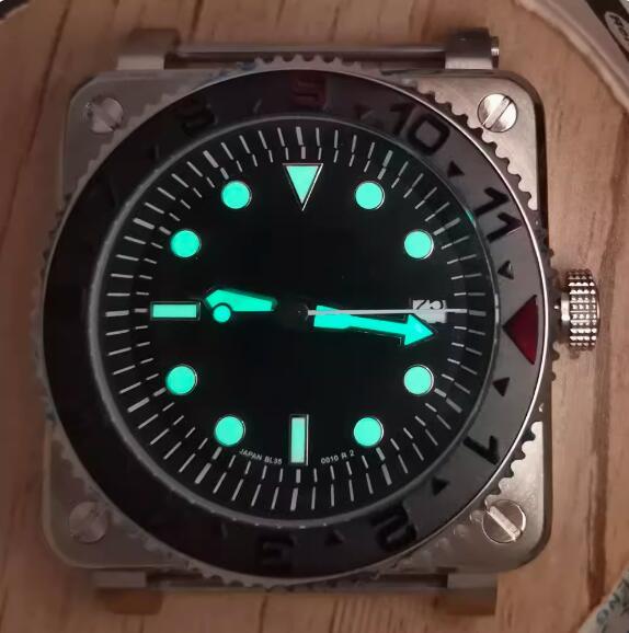 New men's watch with fashionable square green glow and Japanese NH35 automatic mechanical movement
