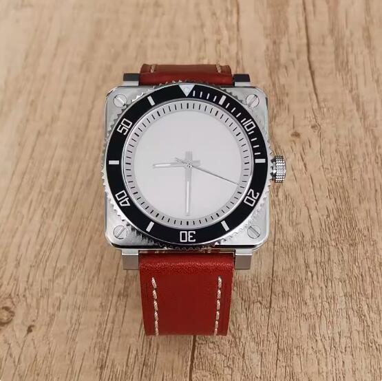 The new men's mechanical watch features a minimalist square and genuine leather strap with a Japanese NH35 movement