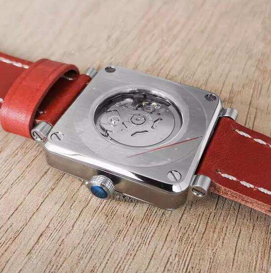 The new men's mechanical watch features a minimalist square and genuine leather strap with a Japanese NH35 movement