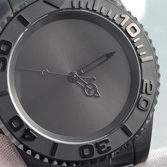 Men's mechanical watch 40mm minimalist black case with sapphire glass and Japanese NH35 movement