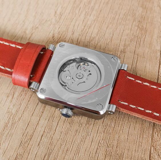 The new men's mechanical watch features a minimalist square and genuine leather strap with a Japanese NH35 movement