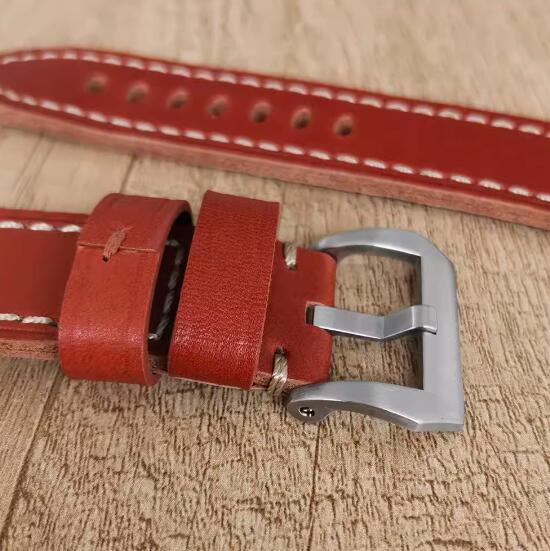 The new men's mechanical watch features a minimalist square and genuine leather strap with a Japanese NH35 movement