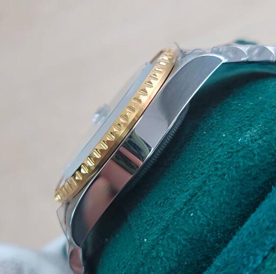 Men's mechanical watch with 40mm gold shell and sapphire glass Roman dial equipped with Japanese NH35 movement
