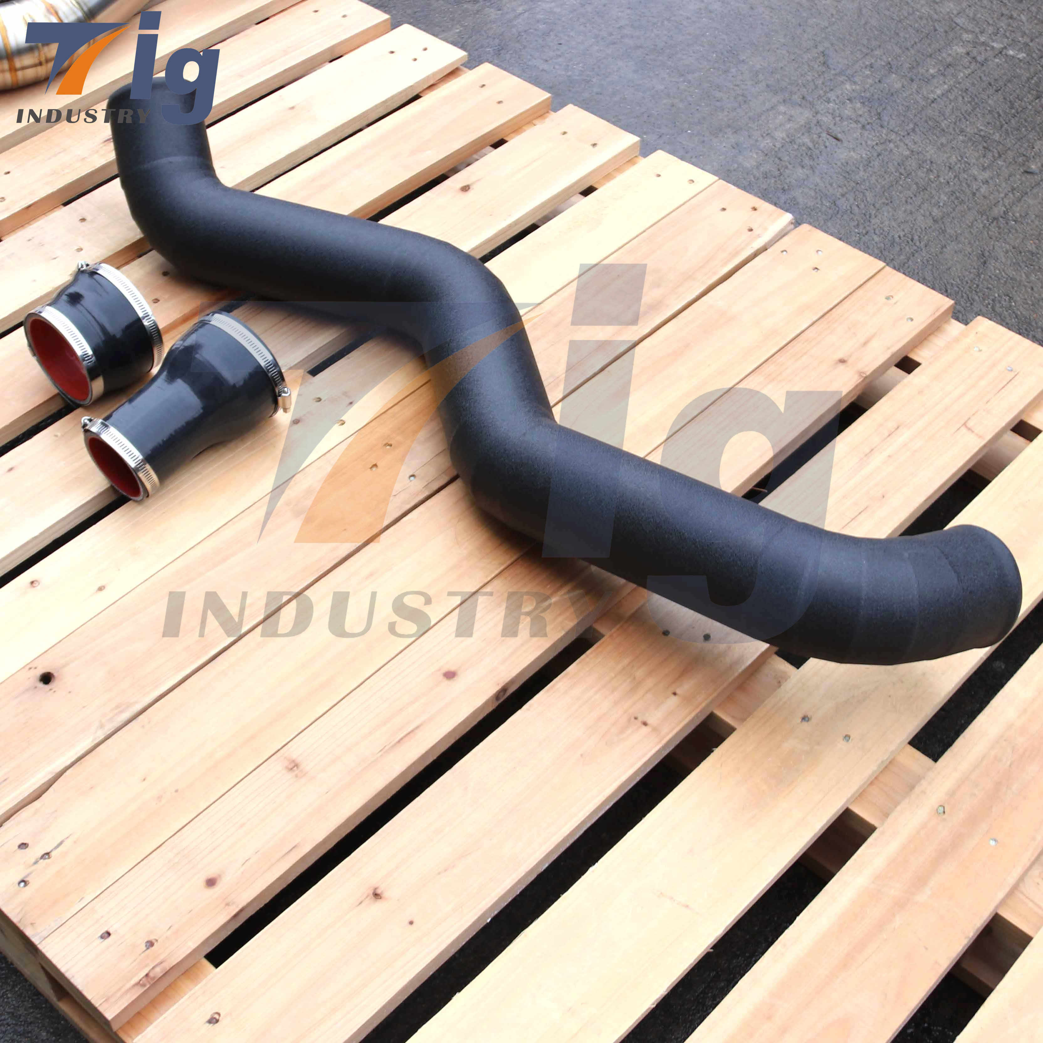 GM 6.6L DURAMAX HOT SIDE INTERCOOLER PIPE For Chevy GMC 2500 3500 11-16