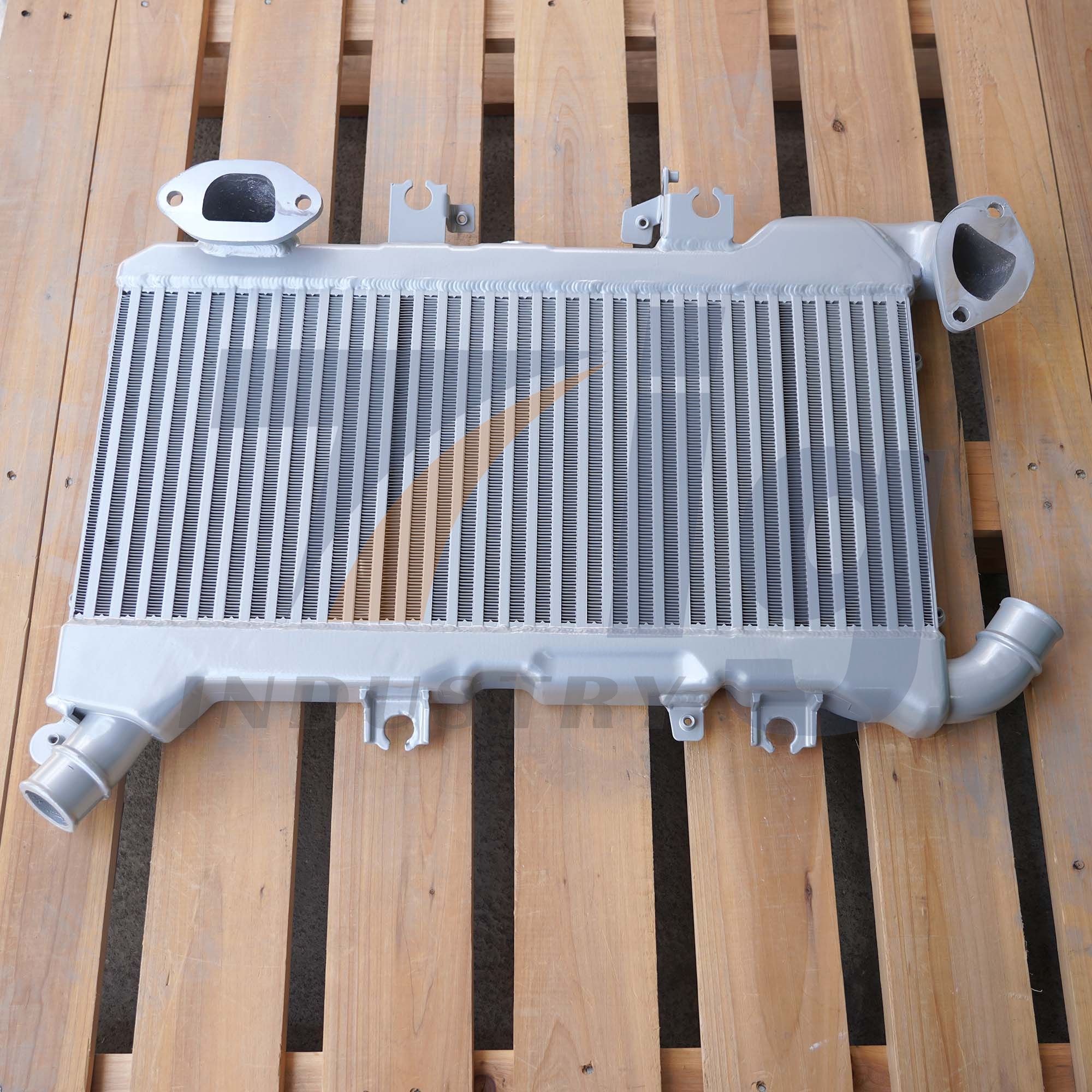Intercooler for Toyota Land Cruiser LC200 1790051020