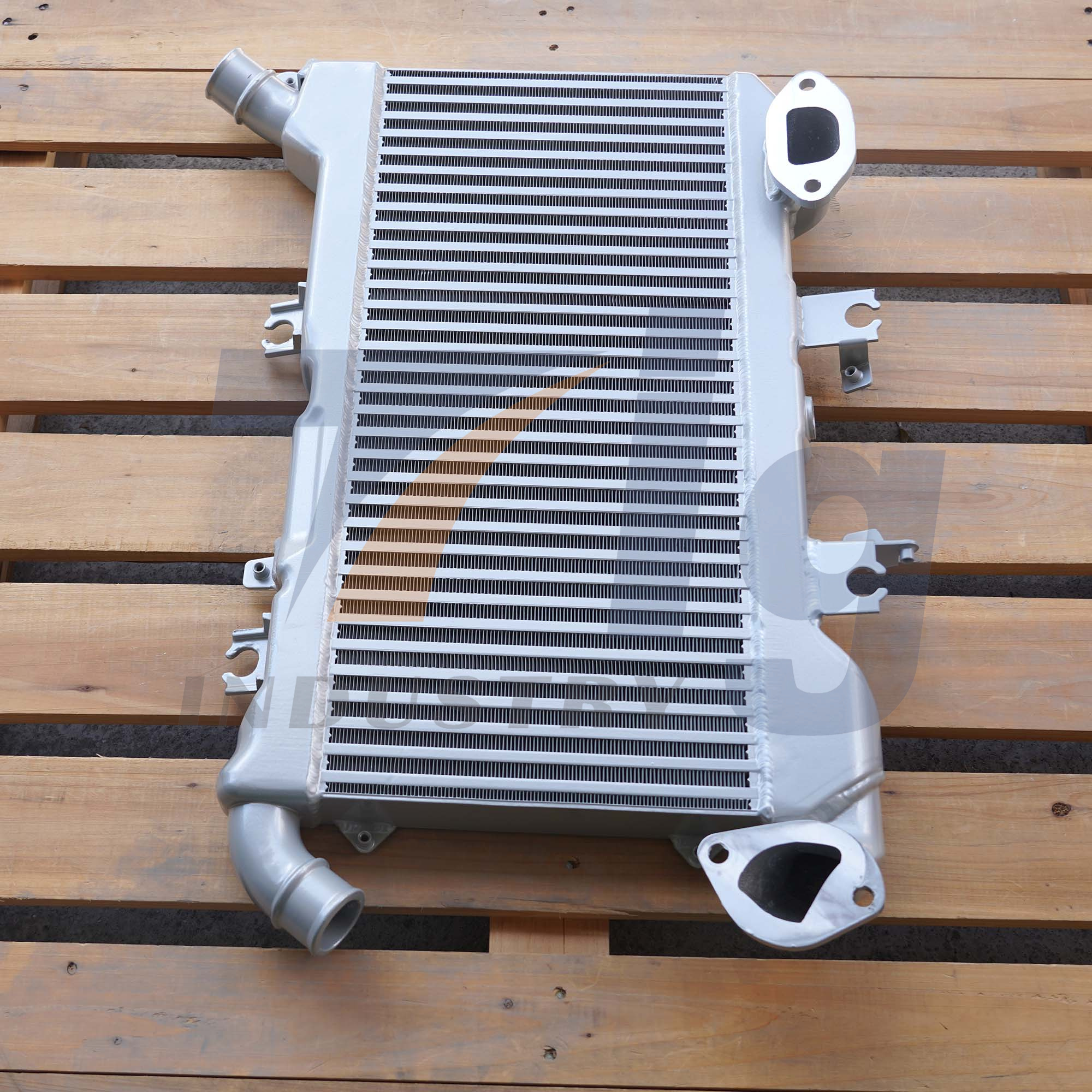 Intercooler for Toyota Land Cruiser LC200 1790051020
