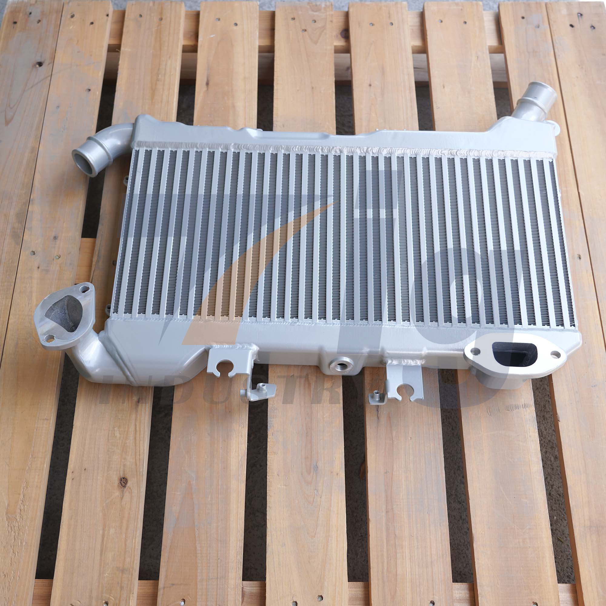 Intercooler for Toyota Land Cruiser LC200 1790051020