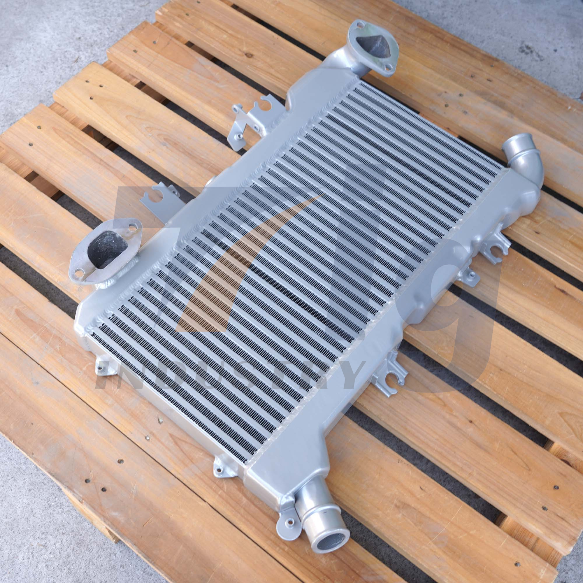 Intercooler for Toyota Land Cruiser LC200 1790051020