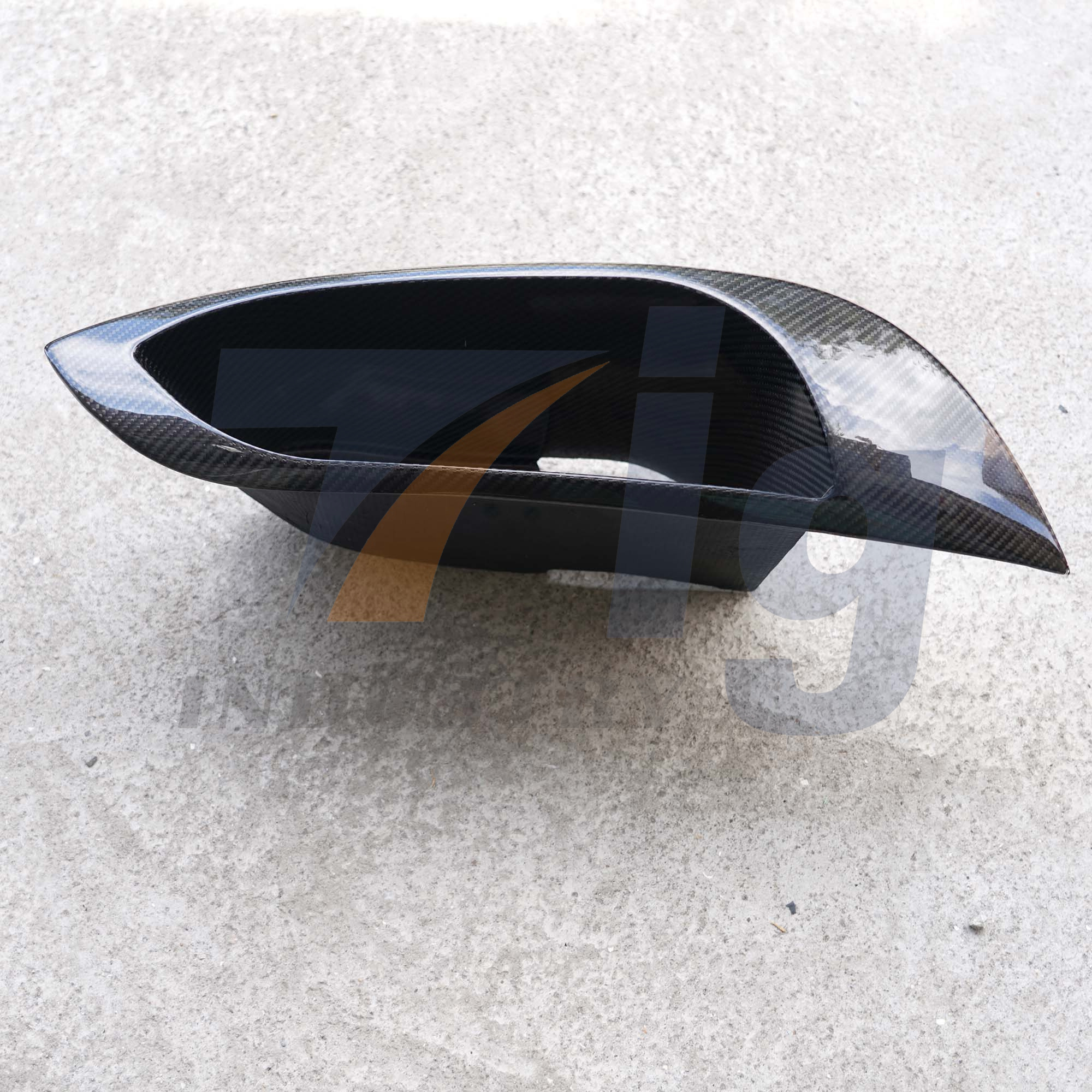 E92 Carbon Fiber Headlight Air Duct