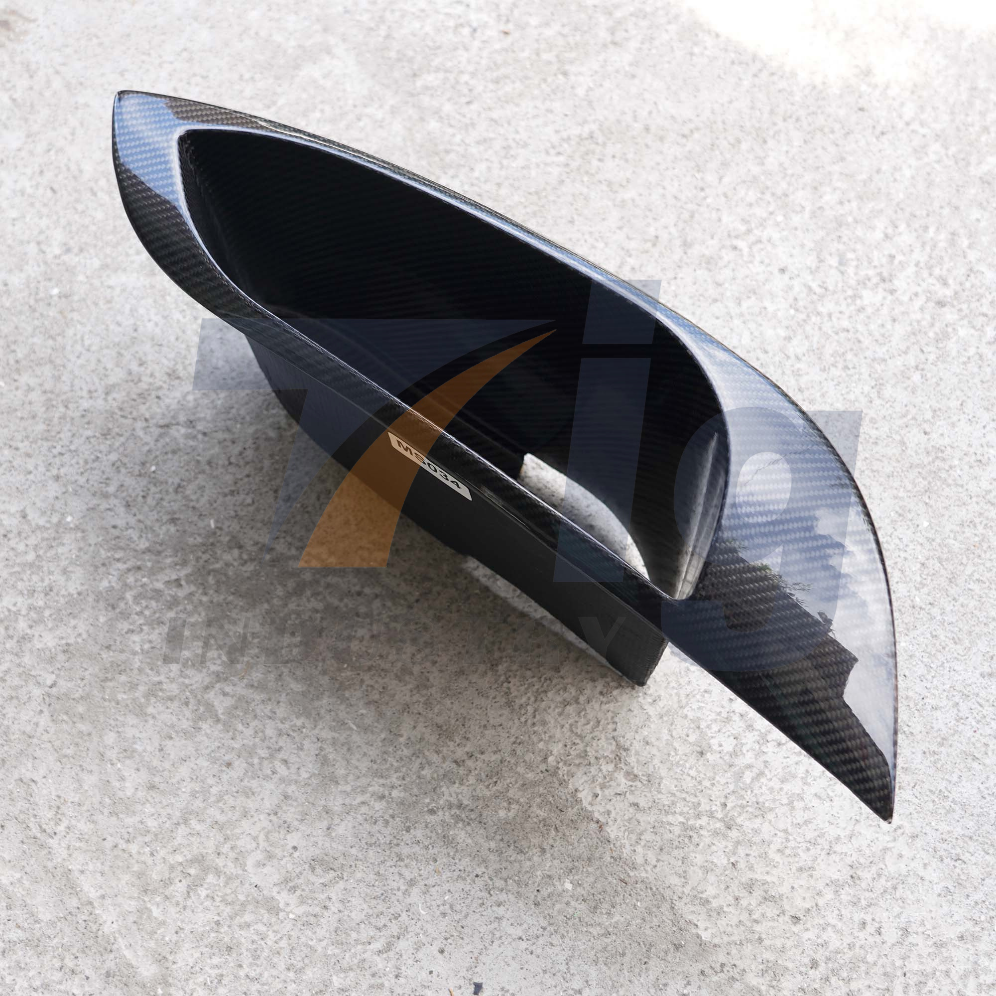 E92 Carbon Fiber Headlight Air Duct