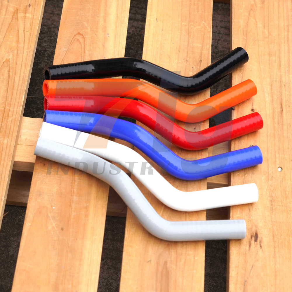 GM 6.6L DURAMAX PERFORMANCESILICONE CAB TO ENGINE COOLANT HOSE 2011-2014