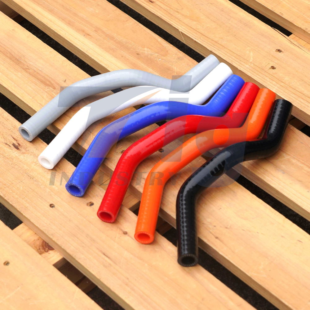 GM 6.6L DURAMAX PERFORMANCESILICONE CAB TO ENGINE COOLANT HOSE 2011-2014