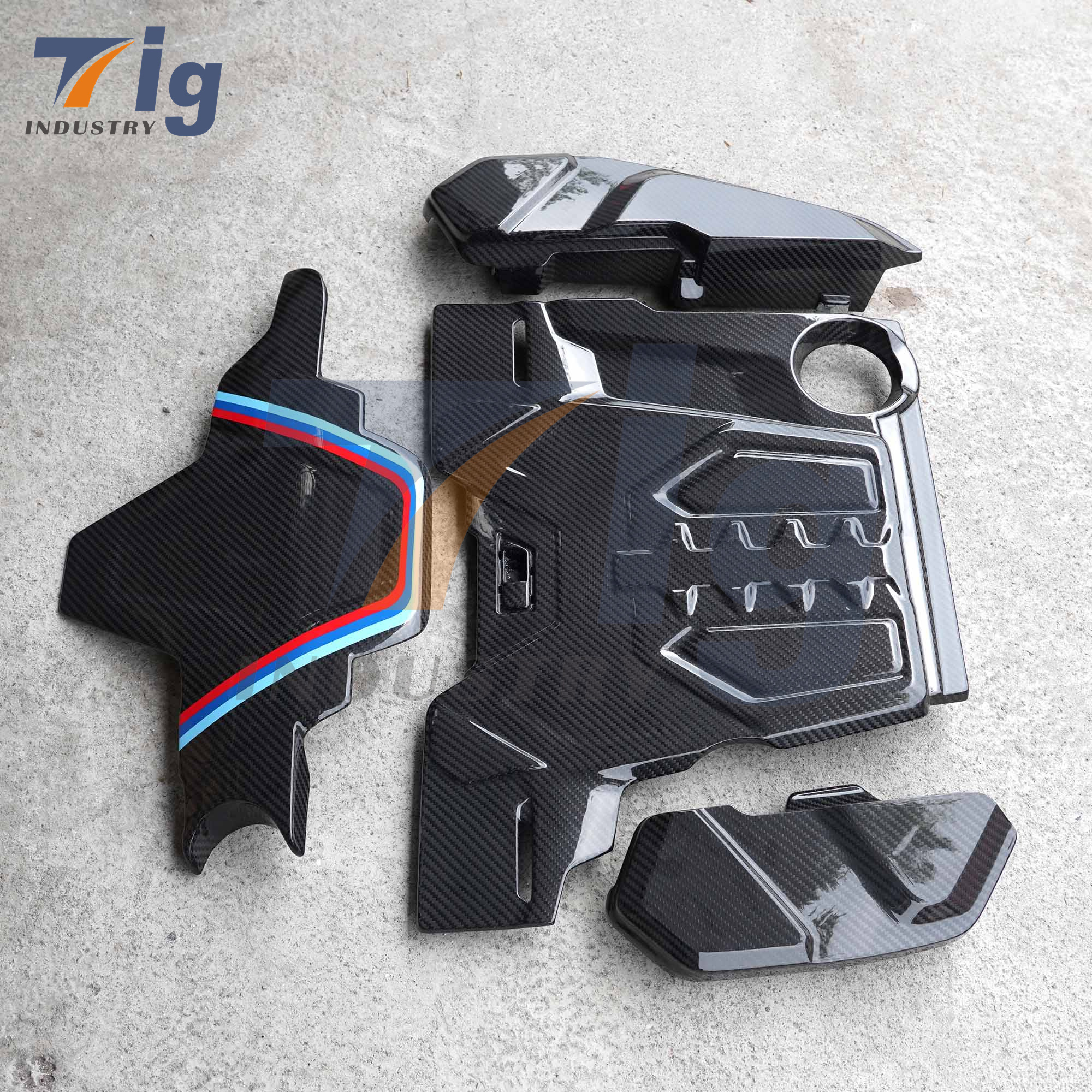 BMW F90 M5 Engine Compartment Dry Carbon Trim Cover