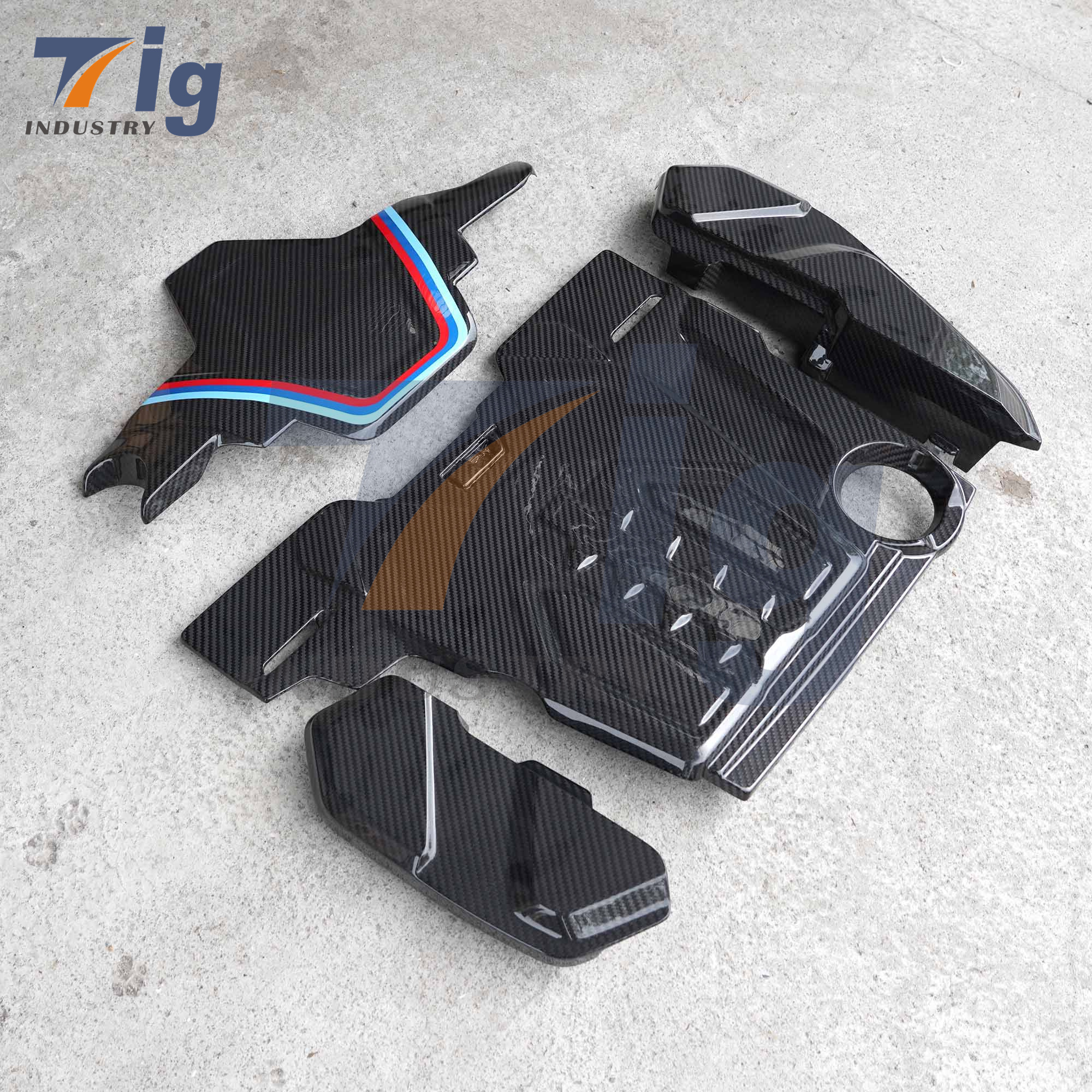 BMW F90 M5 Engine Compartment Dry Carbon Trim Cover