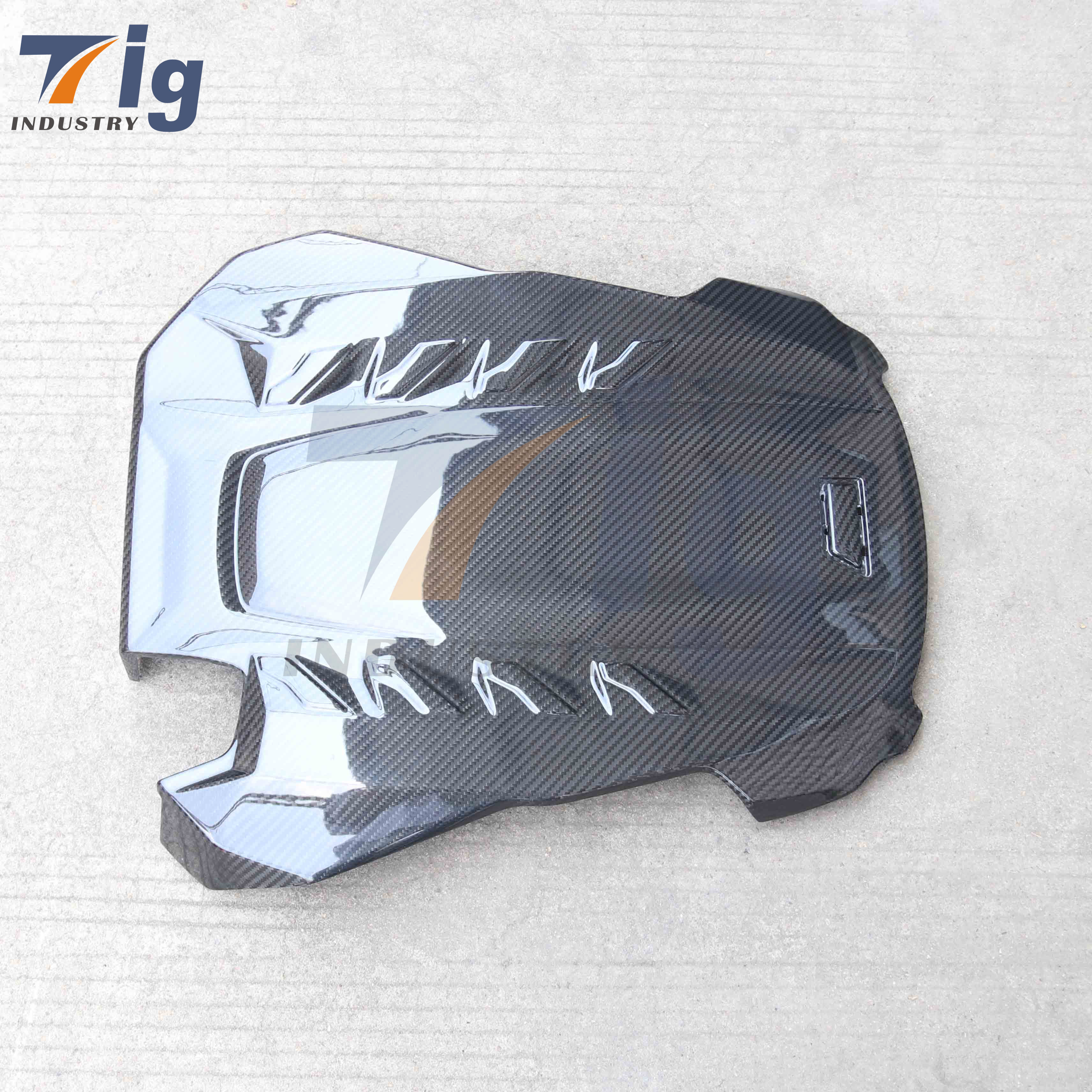 F95 Engine Hood Cover BMW F96 X6M X5M Dry Carbon Fiber Front Engine Car Hood Trim Exterior Replacement