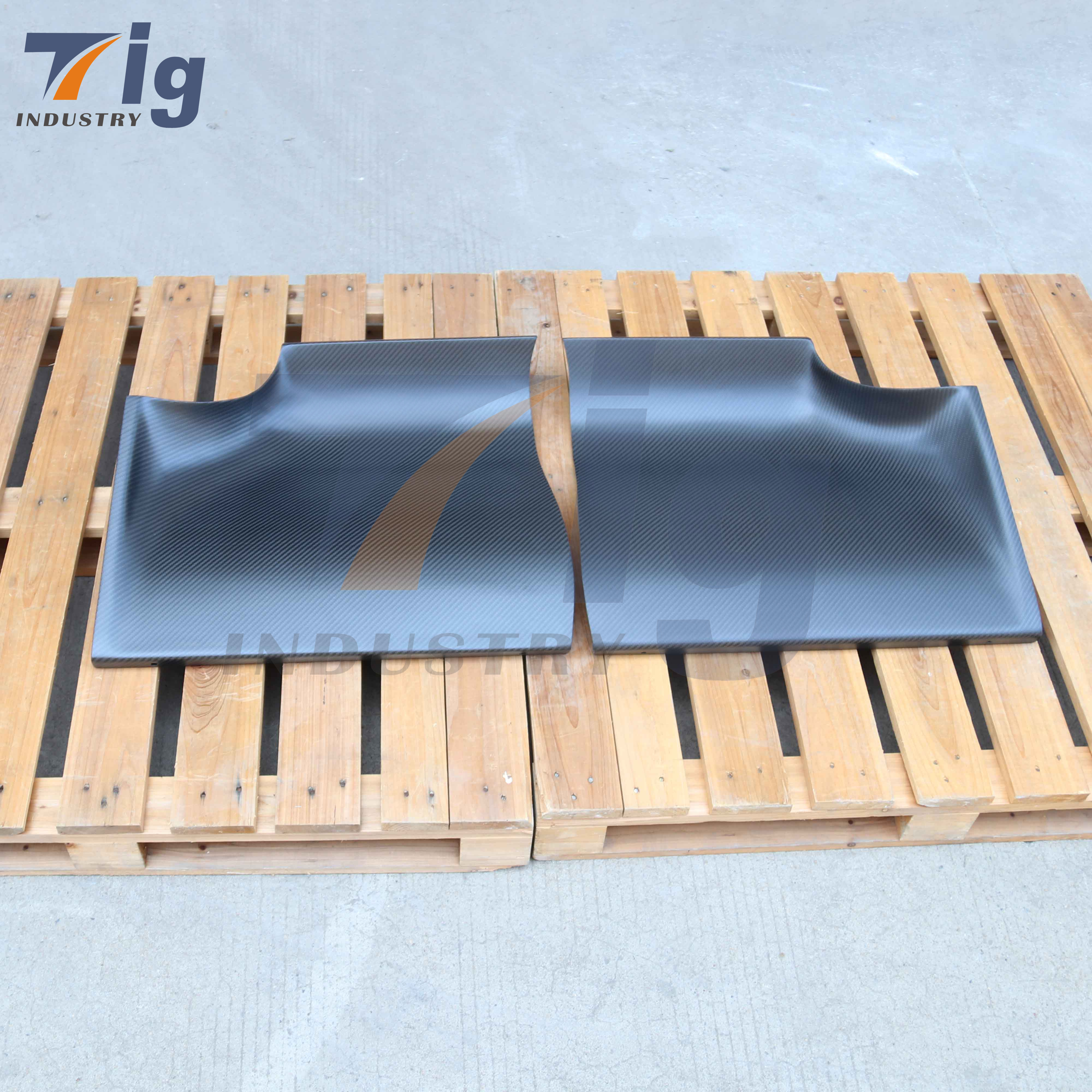 BMW M3 E92 Dry Carbon Fiber vehicle seat