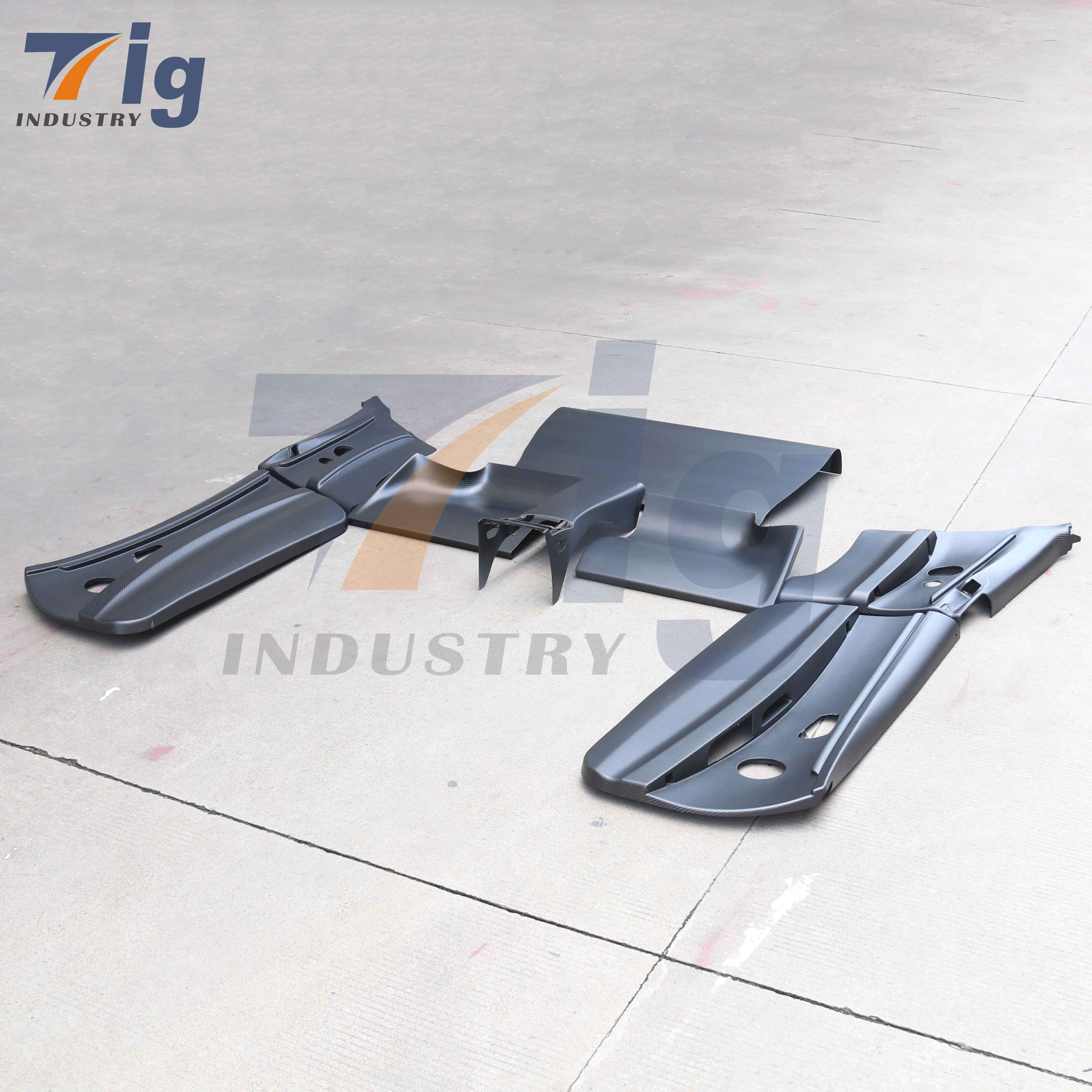 BMW M3 E92 Dry Carbon Fiber Door/backup plate/vehicle seat/Center console decoration