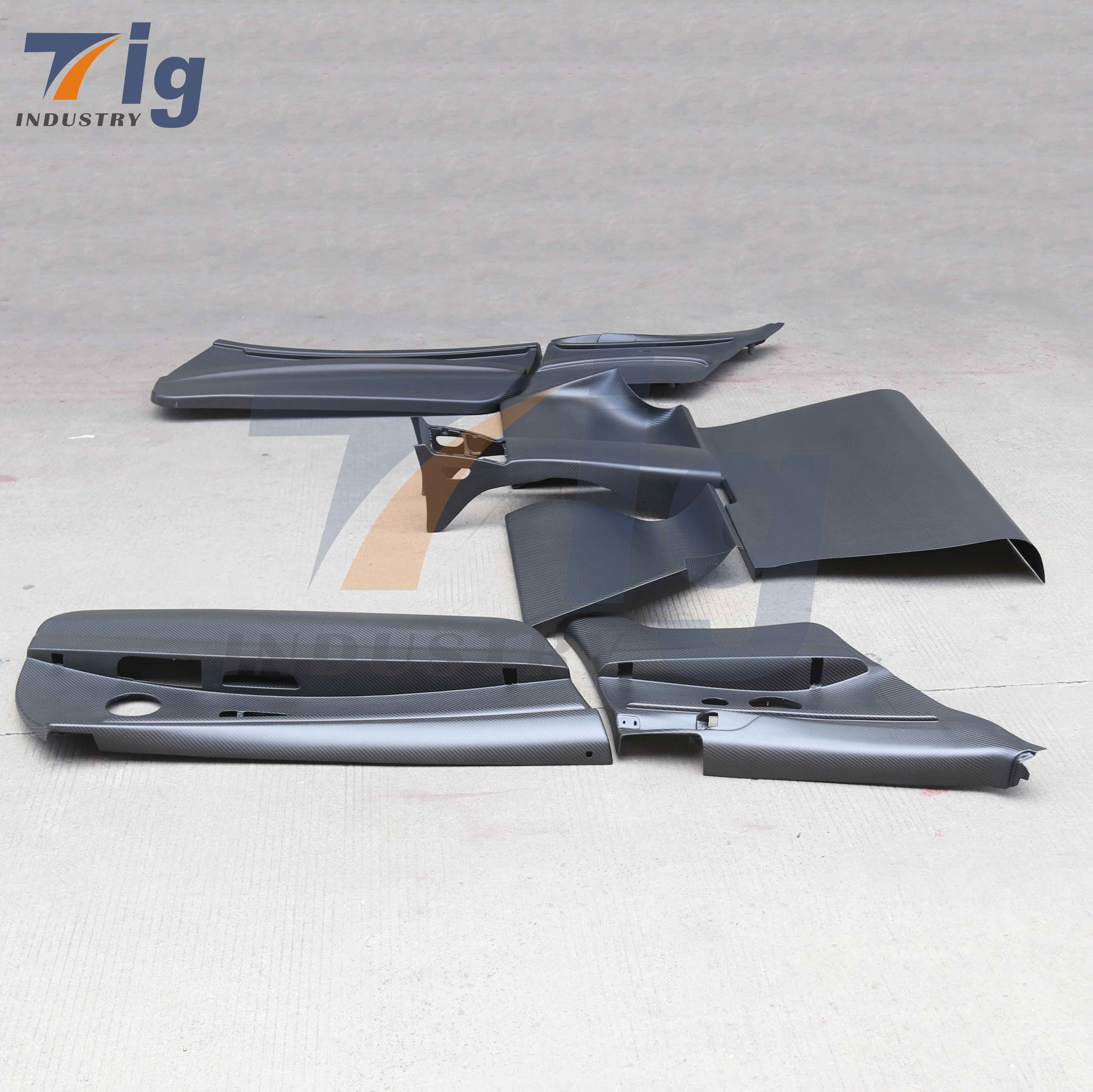 BMW M3 E92 Dry Carbon Fiber Door/backup plate/vehicle seat/Center console decoration