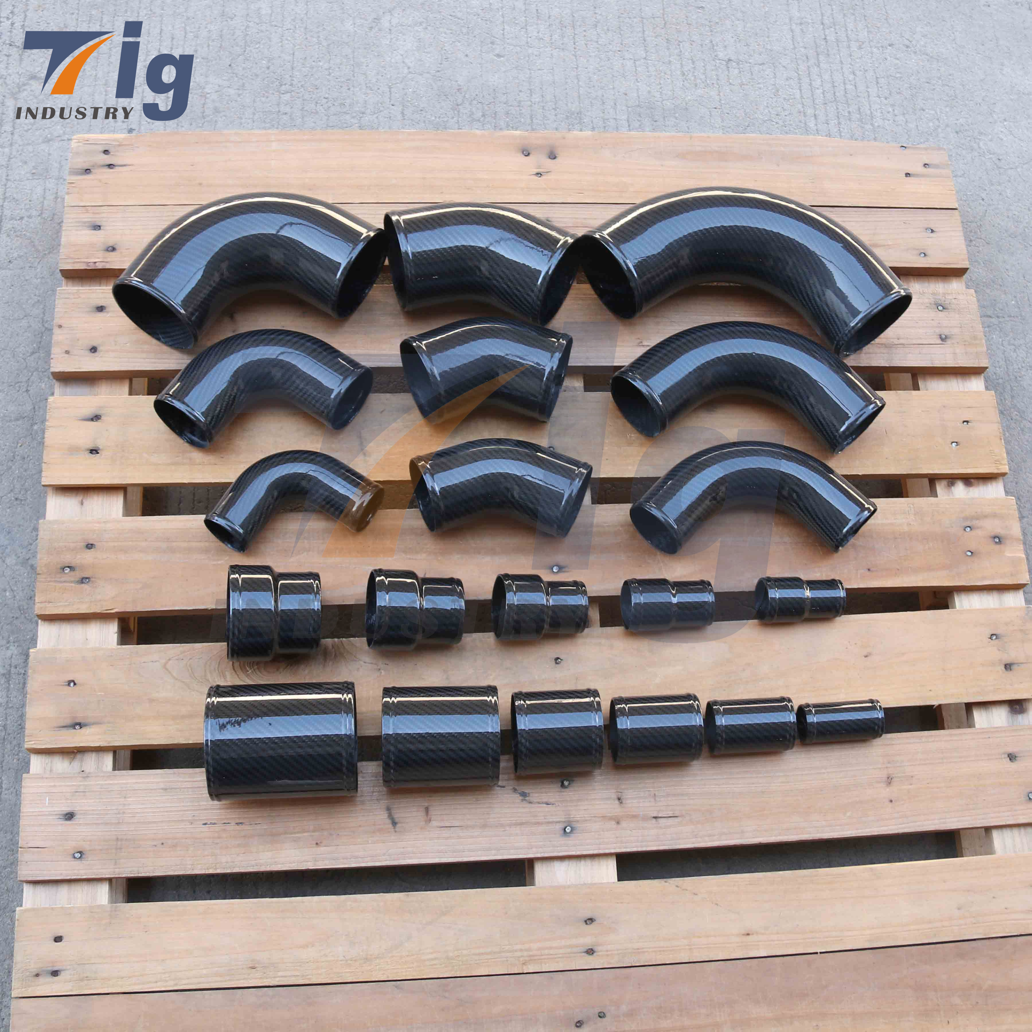 Customized Light Weight Big/Small size Carbon Fiber Tubing forged patten roll wrapped glossy carbon fiber tube pipe