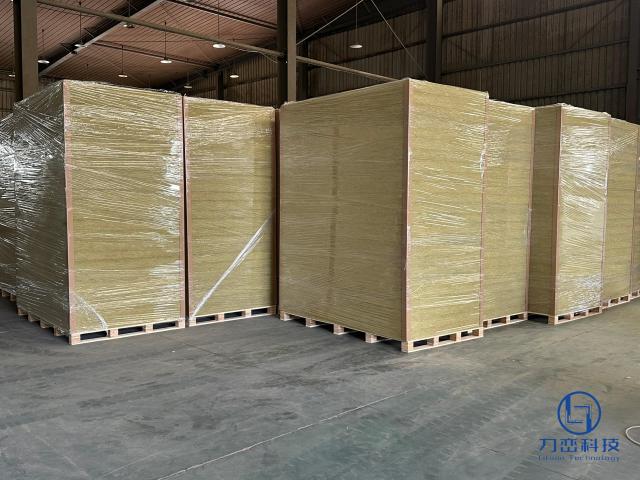 Organized rock wool inventory warehouse ensuring stable supply and fast lead time.