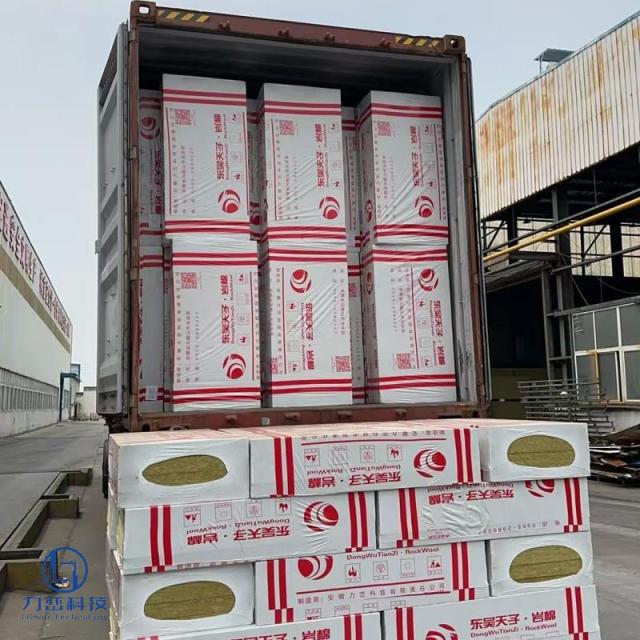 Rock wool boards loaded into shipping container for international export from Liluan Technology factory