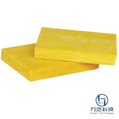 Two glass wool boards stacked – lightweight thermal and acoustic insulation material with clean surface by Liluan Technology