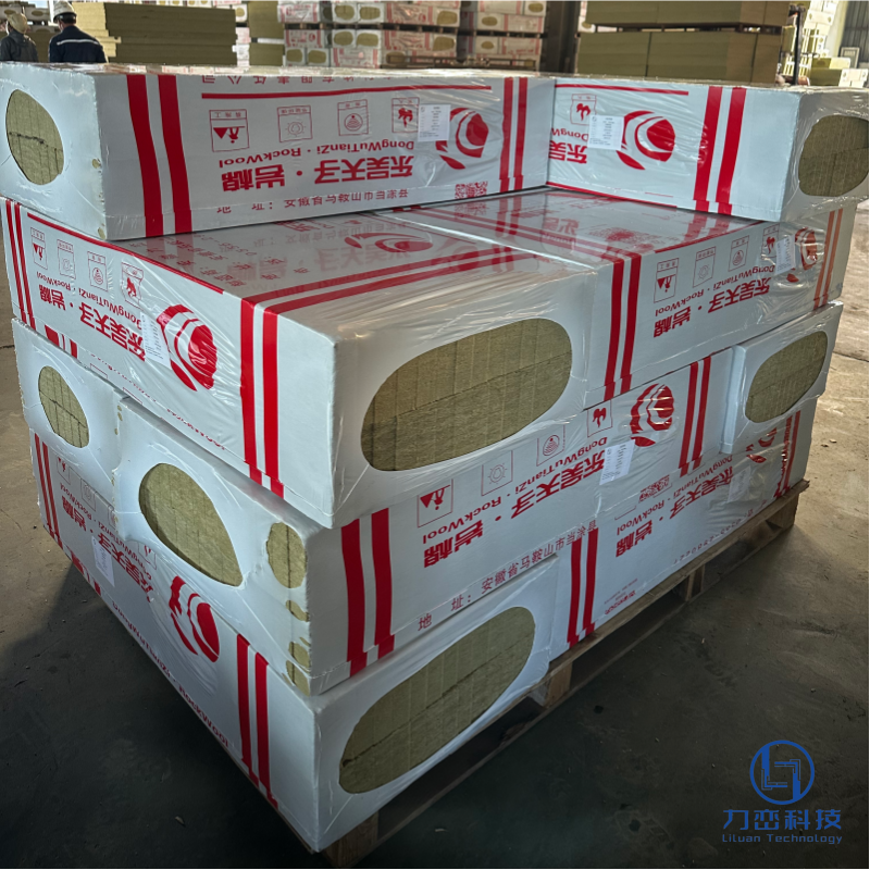 Packaged rock wool strip lamella boxes on pallet – ready for sandwich panel core export by Liluan Technology