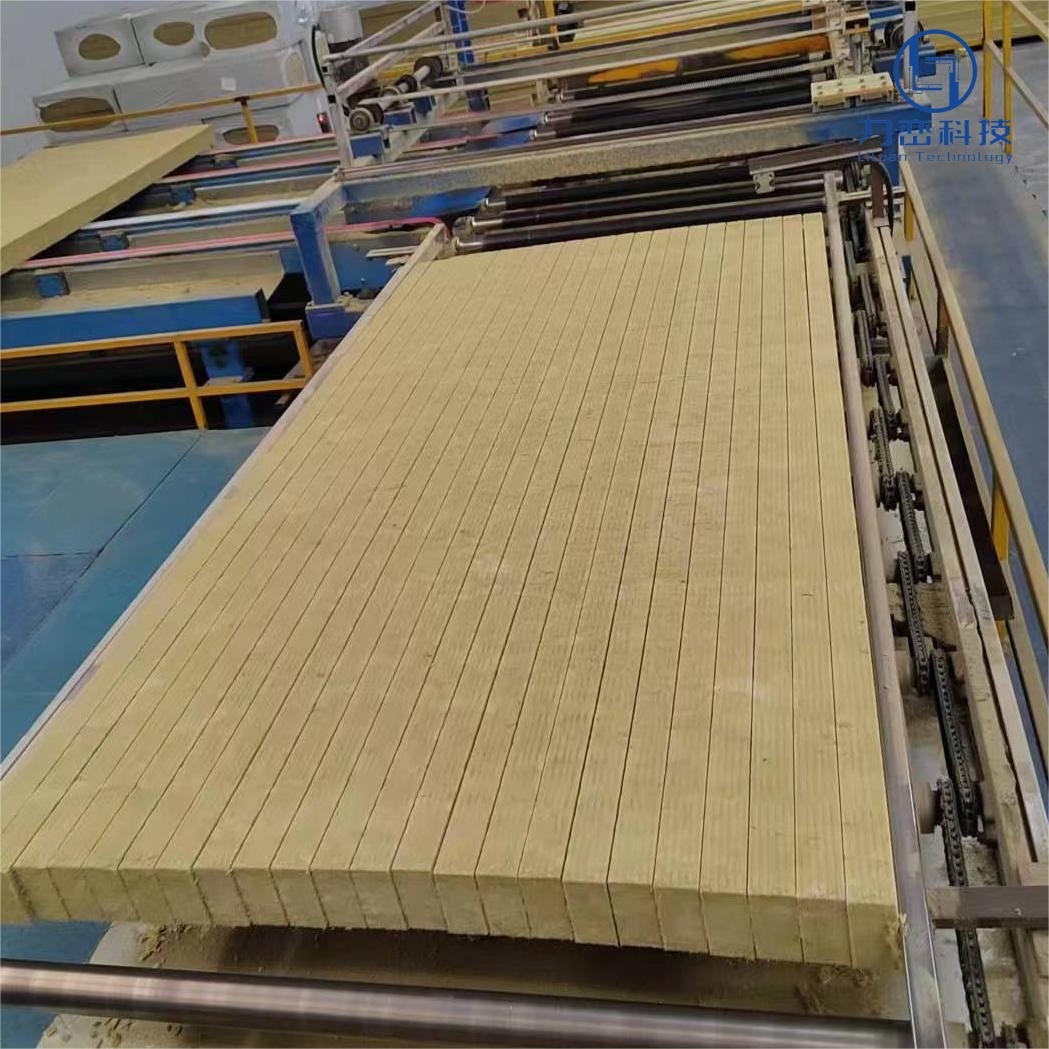 Rock wool strip lamella moving on production line – manufacturing process for exterior wall fire protection insulation by Liluan Technology