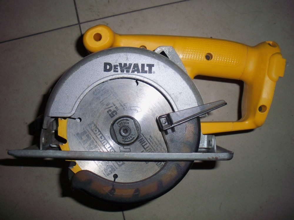 DEWALT DW935 14.4 Volt 5-3/8" Trim Saw Only