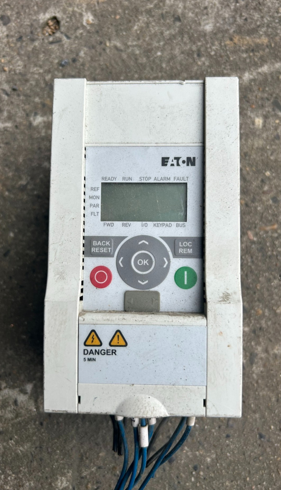 GENUINE Eaton MMX34AA4D3F0-0 Micro VFD AC Drive inverter 1.5kW 400V 2HP 480V, Parts Only