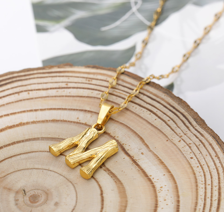 Amazon new English letter necklace for men and women stainless steel lip chain letter pendant imitation wood jewelry in stock
