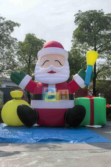 Inflatable Cartoon Santa