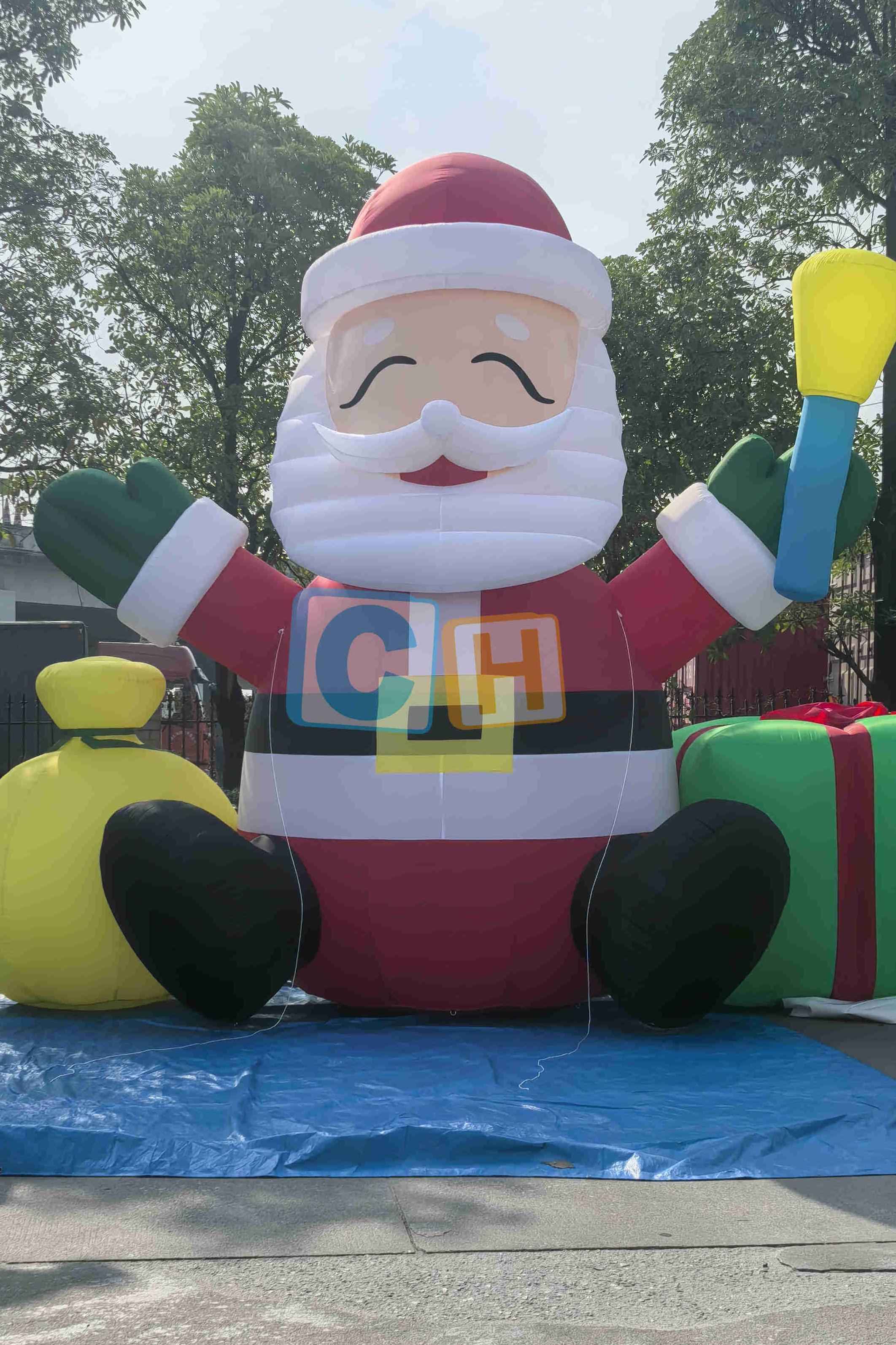 Inflatable Cartoon Santa