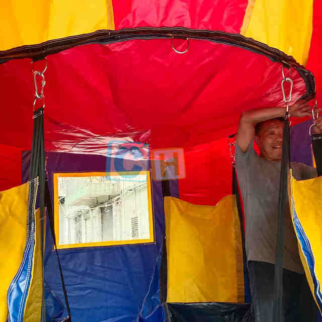 Inflatable Rocket Lift Game