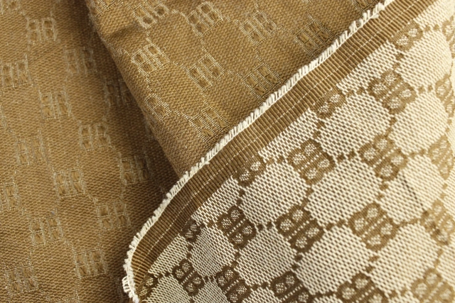 100%polyester  suitable for coat and pants and skirt 6.6 oz  China factory Jacquard fabric