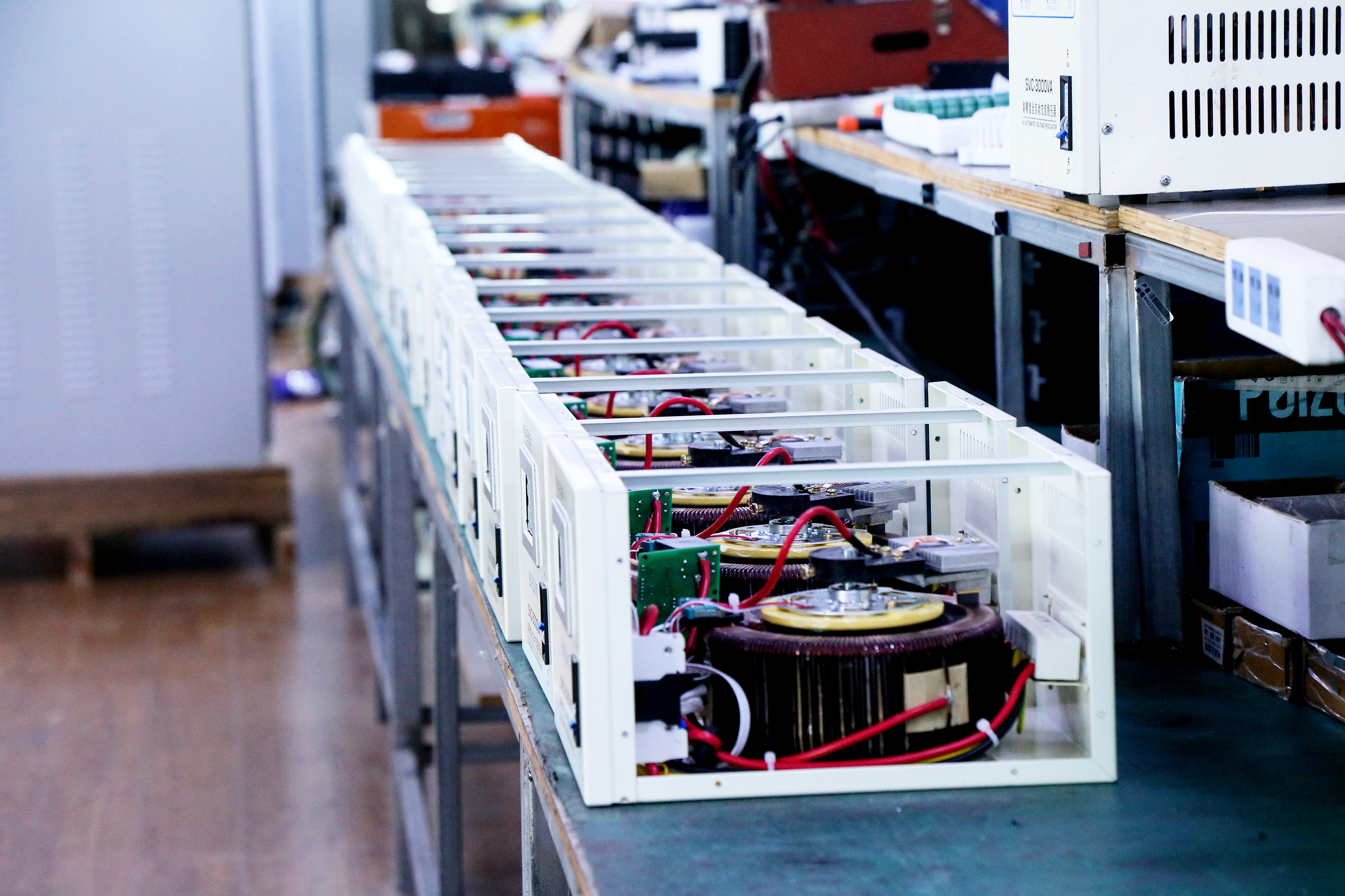 Internal structure of home voltage stabilizer