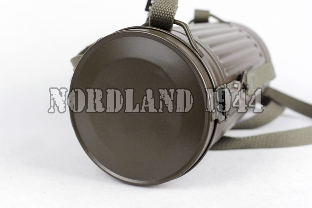 German M38 gas mask can