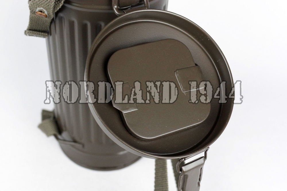 German M38 gas mask can