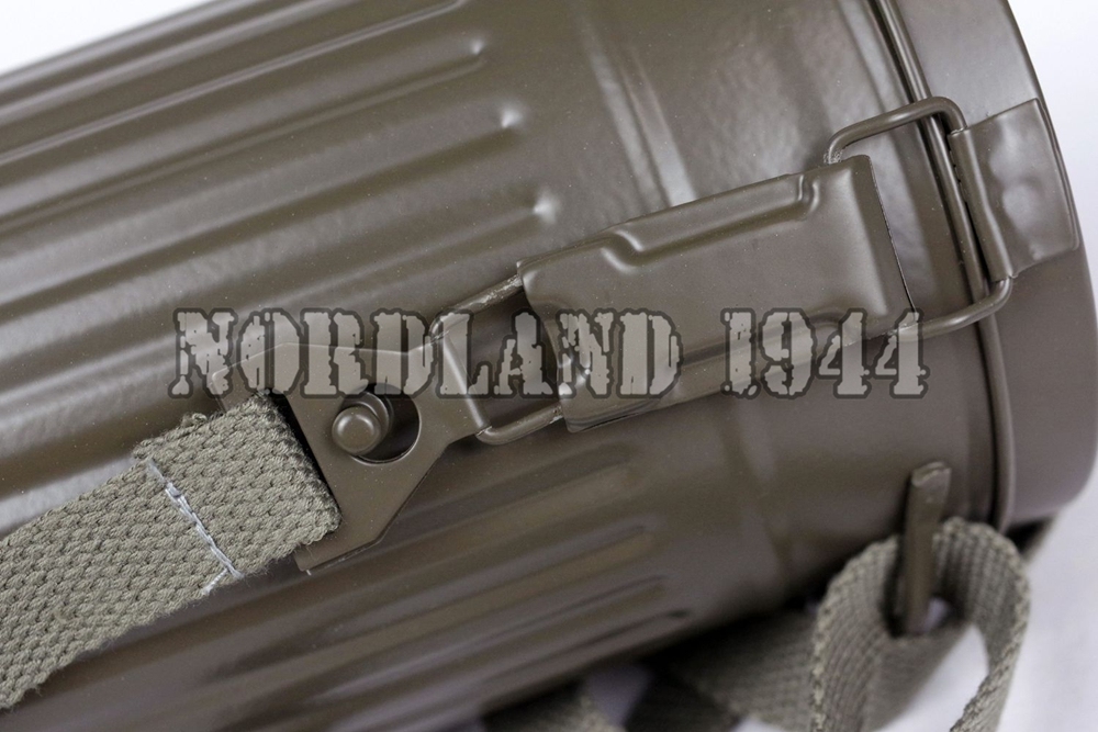 German M38 gas mask can