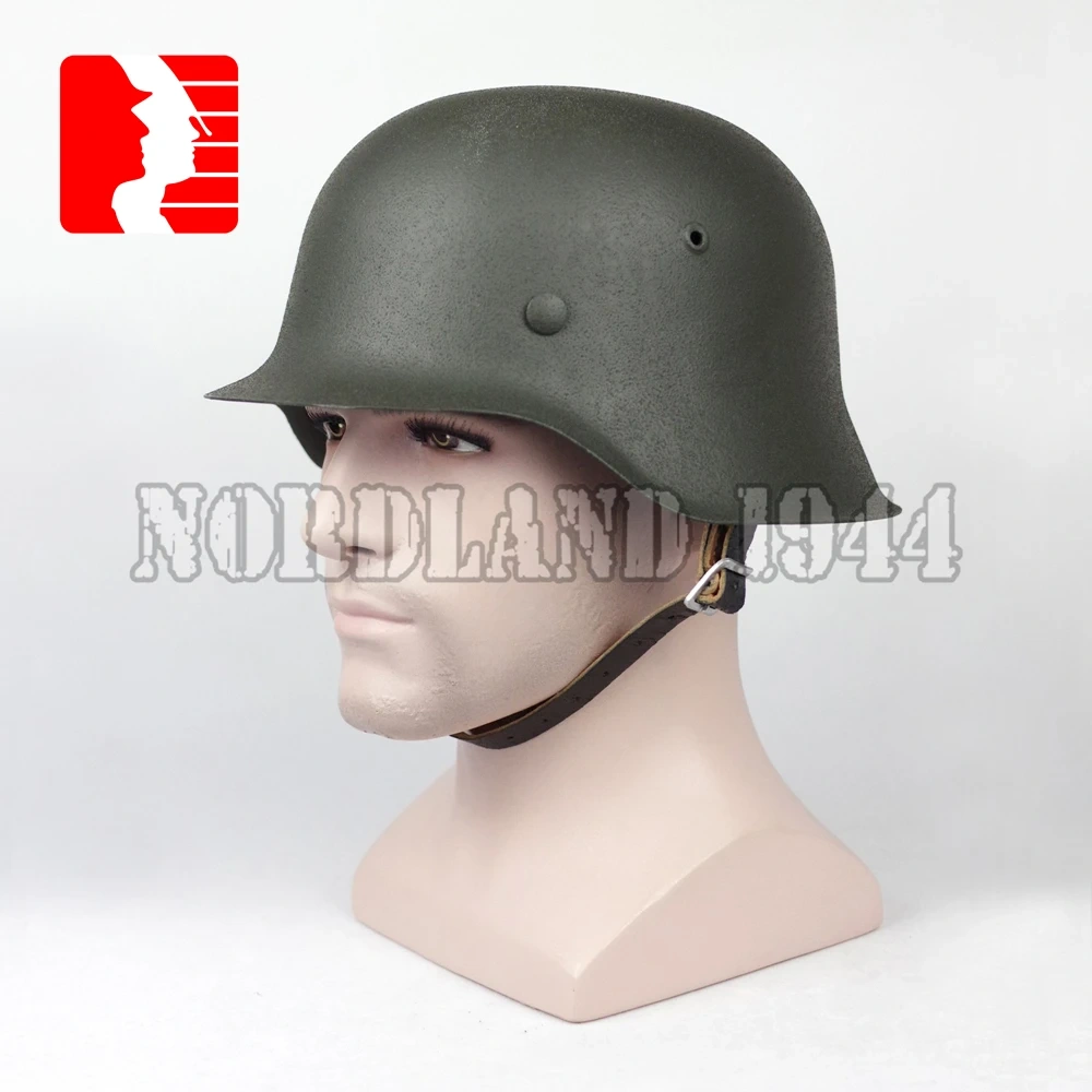 Reprodukcja niemieckiego hełmu M42 w kolorze szarym Nordland 1944