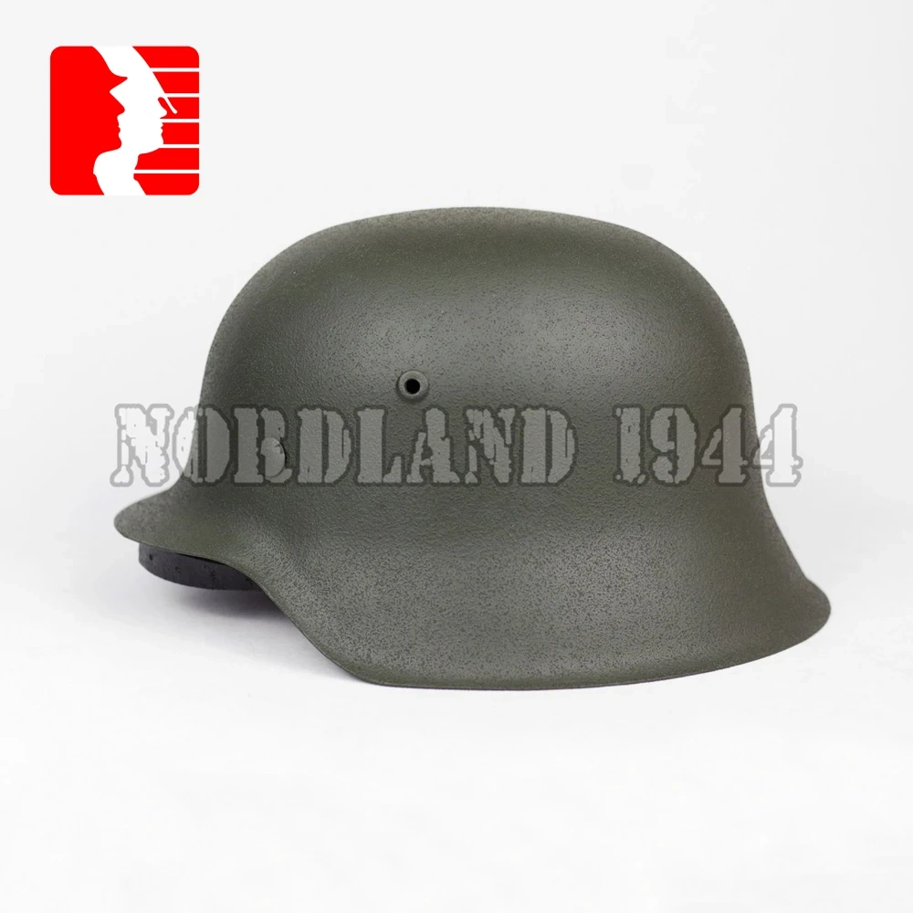 Reprodukcja niemieckiego hełmu M42 w kolorze szarym Nordland 1944